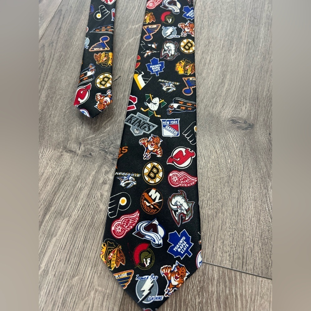 Men's NHL Team Logo Tie